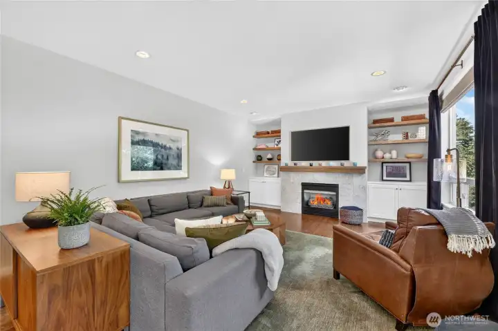 Expansive Family Room just off Kitchen Expansive Family Room just off Kitchen