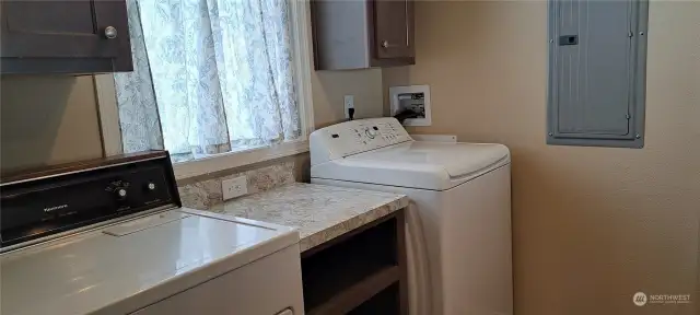 Laundry room - washer/dryer included