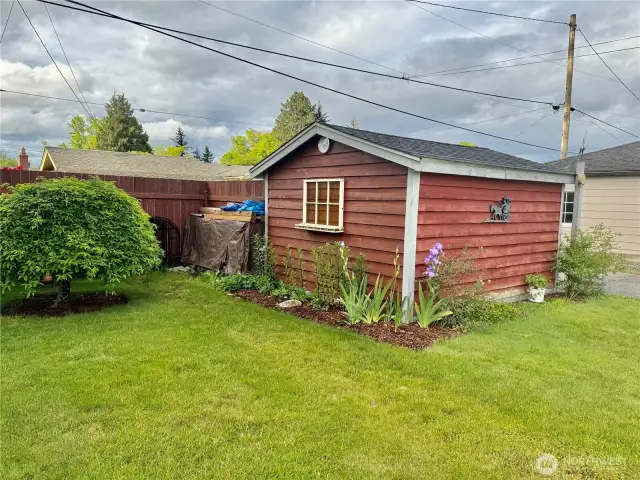 Detached garage.
