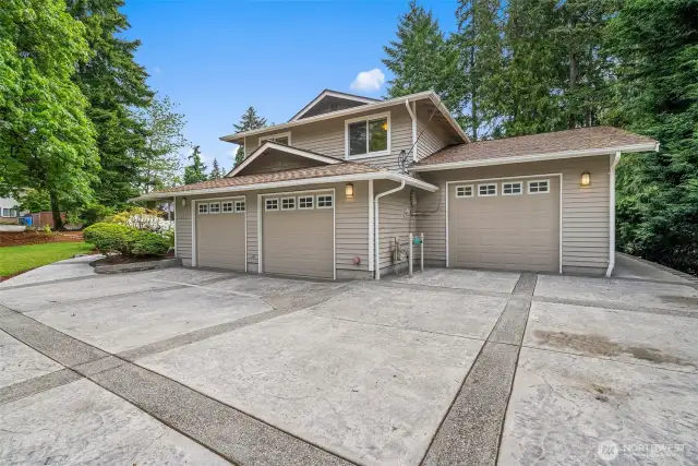 3 Car Garage