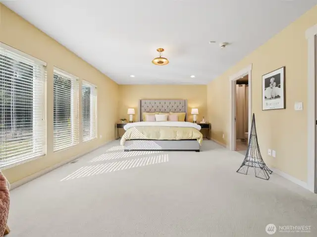 expanisve junior suite main level