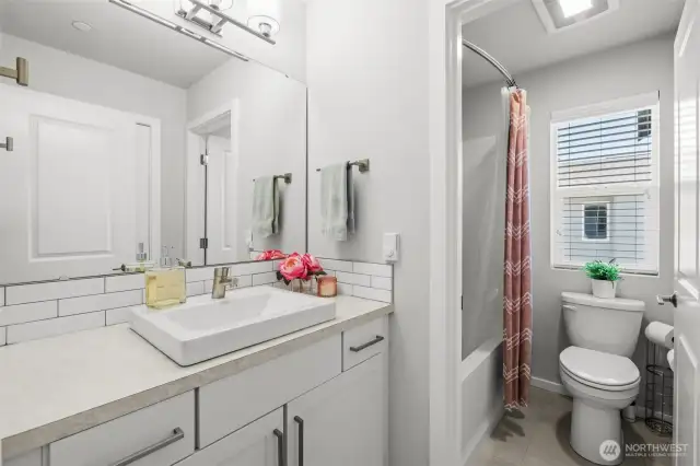 Full bathroom between the Jack and Jill bedrooms.
