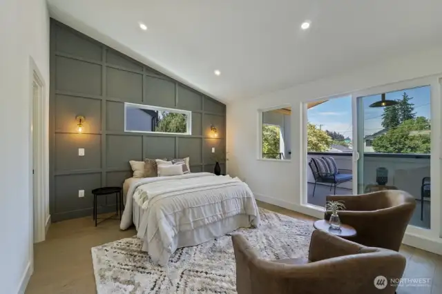 Primary Bed with slider to deck