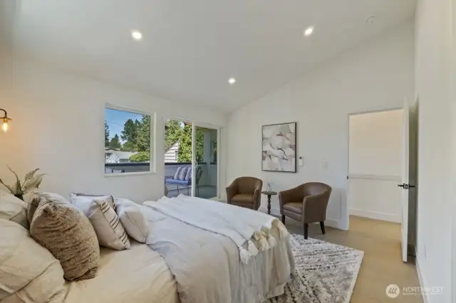 Primary Bed with slider to deck