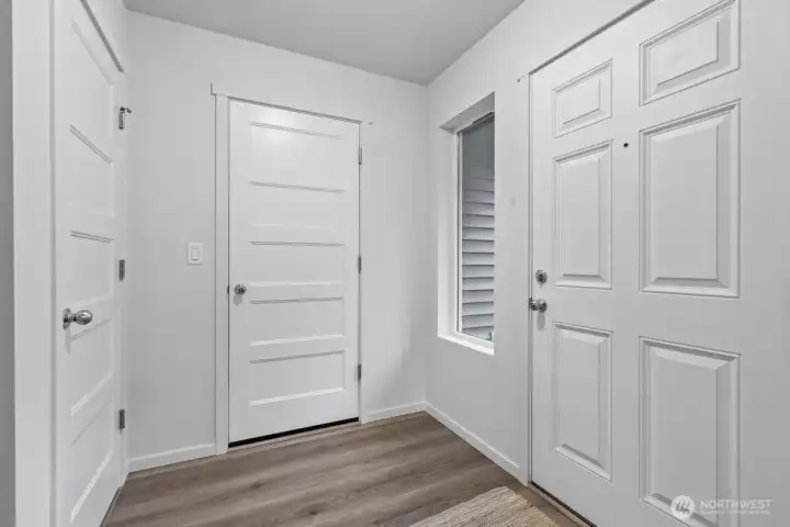 Photographs are for illustrative purposes only. Features, finishes, interior/exterior colors, landscaping and floorplan shown may vary from actual homes built.