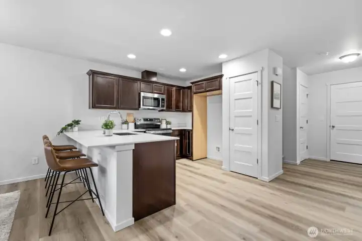 Photographs are for illustrative purposes only. Features, finishes, interior/exterior colors, landscaping and floorplan shown may vary from actual homes built.