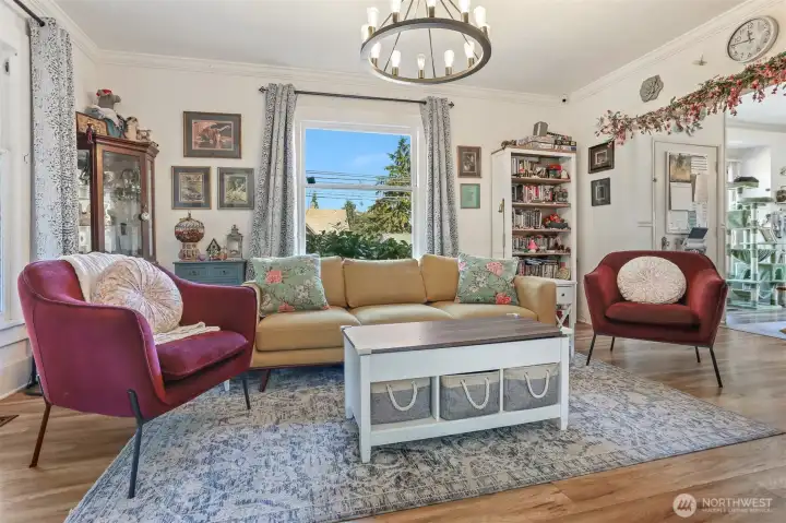 Main level sitting room