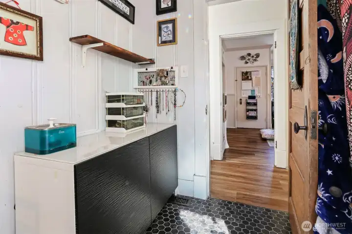 Main level full bath