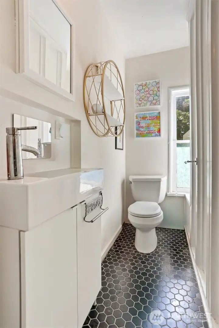 Second floor 1/2 bath