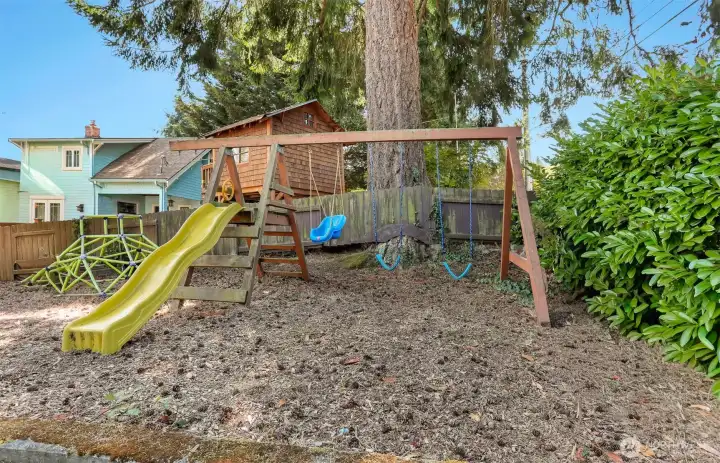 Garden play area on large level lot and fully fenced