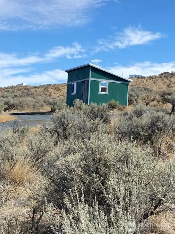 view closet to the driveway