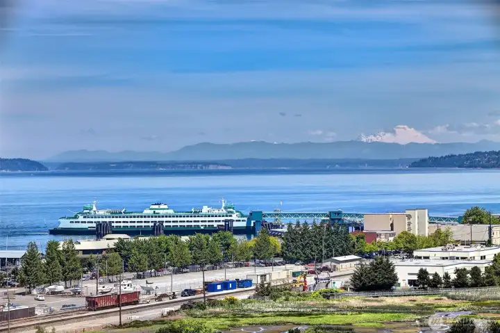 It's an Edmonds kind of a day! Welcome home!