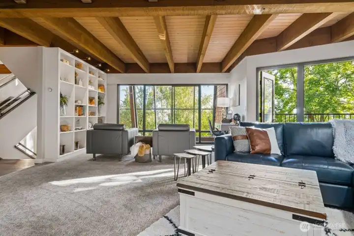 Relax in this ideal integrated living space