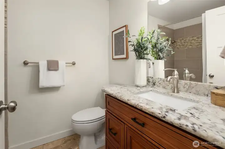 Full upstairs bathroom.