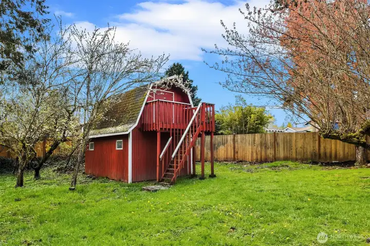 Barn style shed- great to hobbies, play or storage.