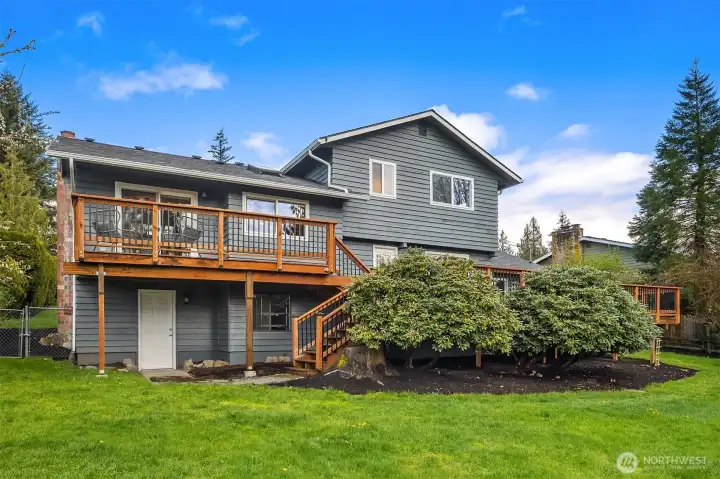 Extra flex space under deck. Work out room? Storage? You choose!