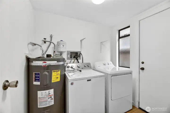 Back Unit Laundry/Utility Back Unit Laundry/Utility
