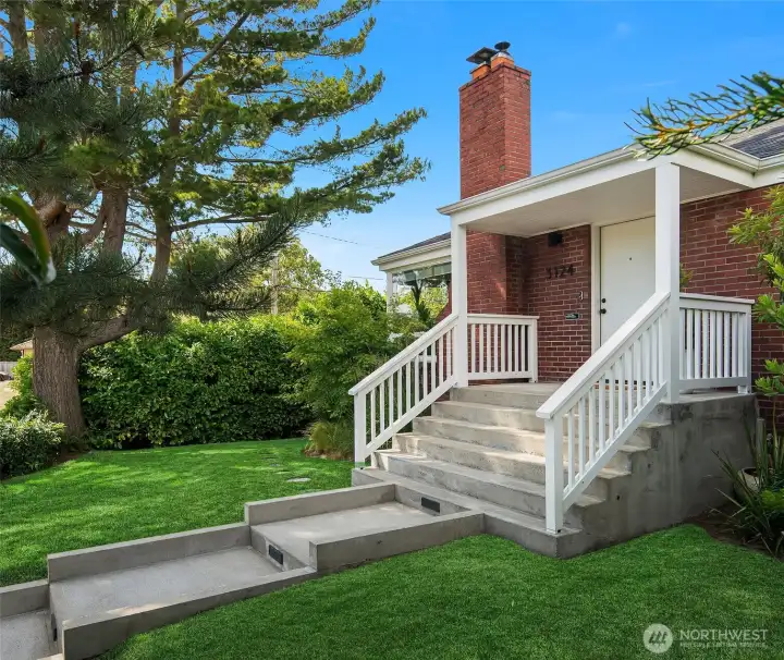The hedges and trees create shade on a sunny day and give the feeling of privacy from your neighbors.