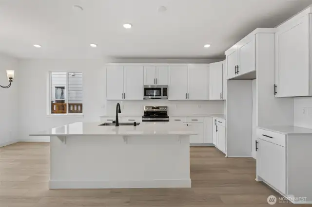 Actual Photos!! Ready to move in!