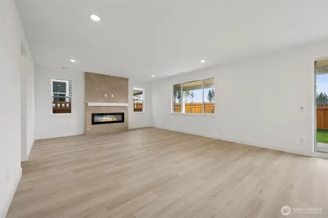 Actual Photos!! Ready to move in!