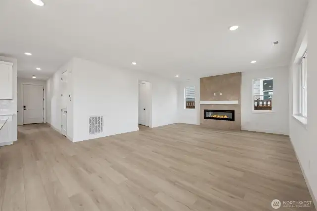 Actual Photos!! Ready to move in!