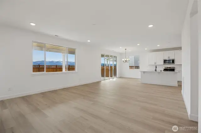 Actual Photos!! Ready to move in!