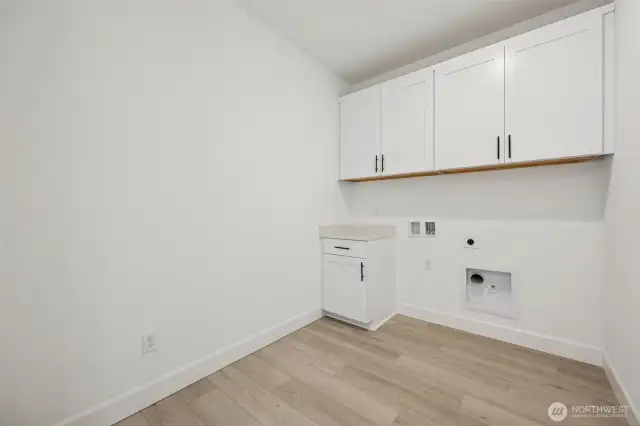 Actual Photos!! Ready to move in!