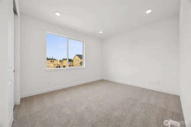 Actual Photos!! Ready to move in!