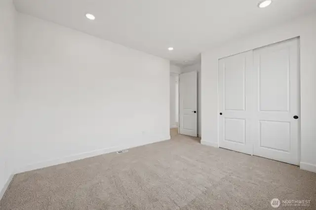 Actual Photos!! Ready to move in!