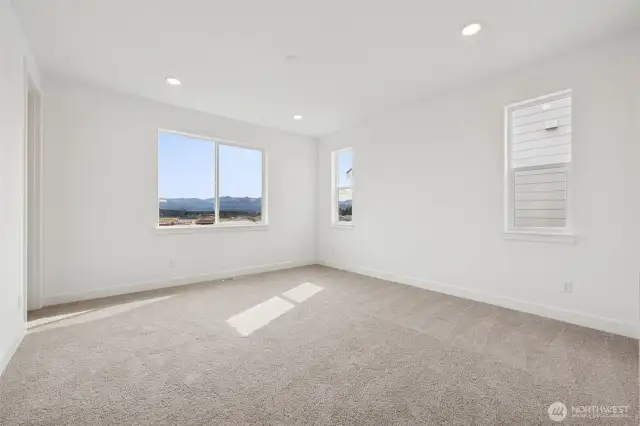 Actual Photos!! Ready to move in!