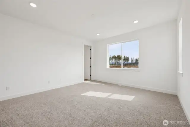 Actual Photos!! Ready to move in!