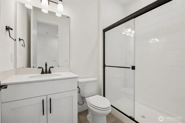 Actual Photos!! Ready to move in!