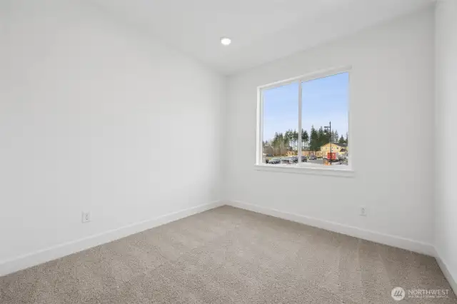 Actual Photos!! Ready to move in!
