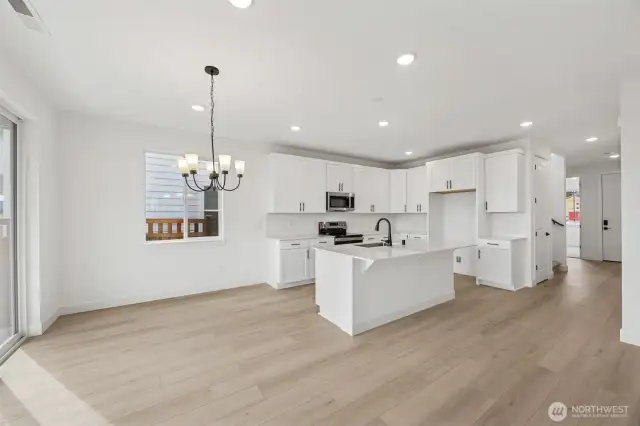 Actual Photos!! Ready to move in!