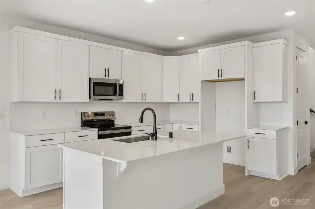 Actual Photos!! Ready to move in!