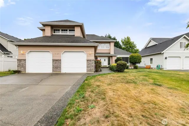 Welcome to 1524 Camelia Ct!