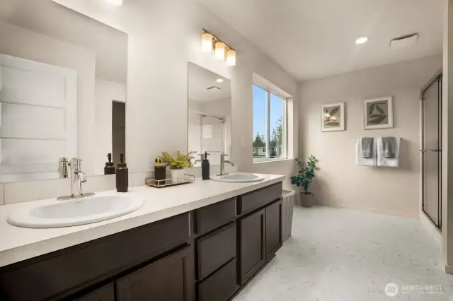 Photographs are for illustrative purposes only. Features, finishes, interior/exterior colors, landscaping and floorplan shown may vary from actual homes built.