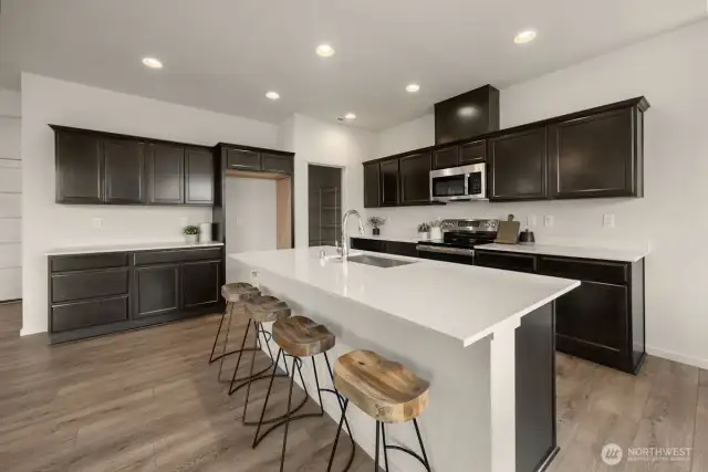 Photographs are for illustrative purposes only. Features, finishes, interior/exterior colors, landscaping and floorplan shown may vary from actual homes built.