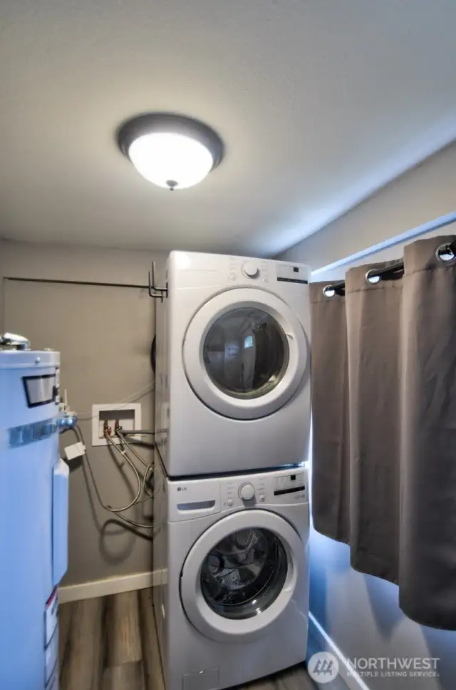 Washer and Dryer included!