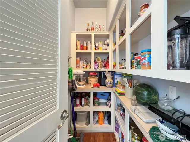 walk in pantry