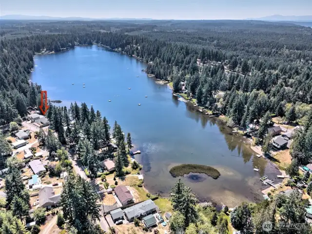 Overview of Trails End Lake.