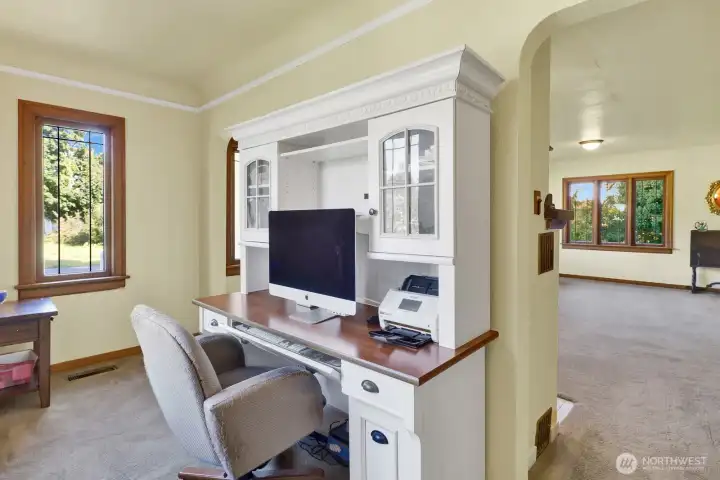 Office space adjacent to the great room
