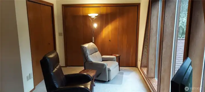 1st bedroom - 2nd level