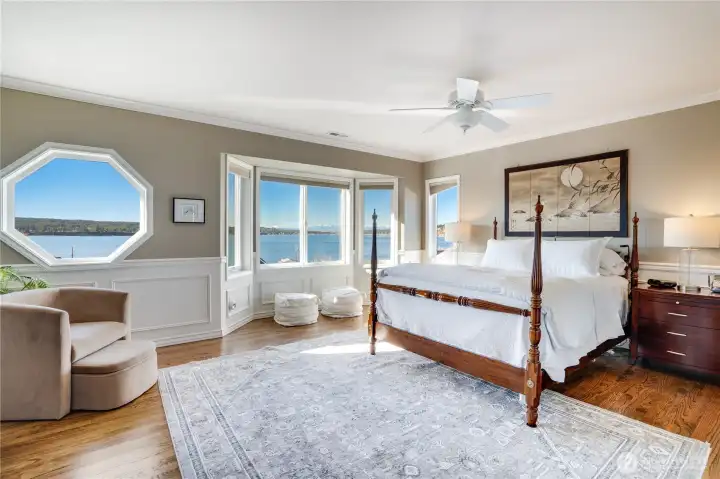 Wake each morning to sweeping views from your private, spa-inspired bed and bath—where serenity and luxury meet.