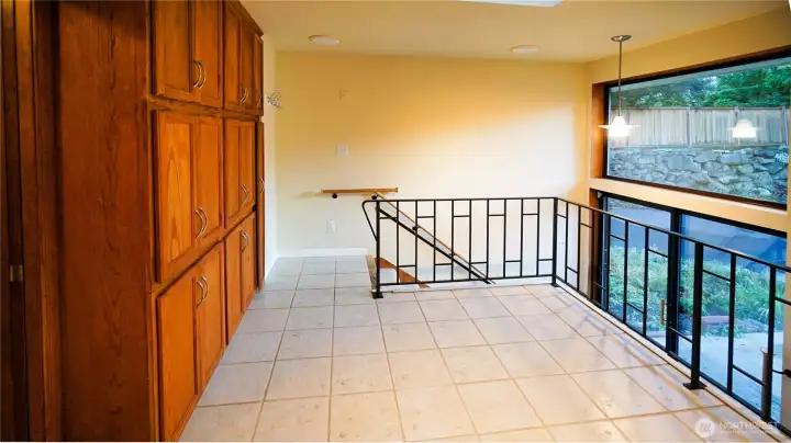 Breakfast nook adjacent to the kitchen,