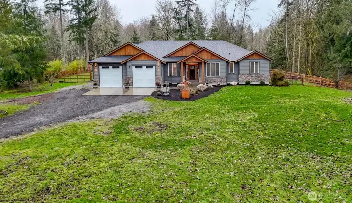 Custom Built Home w/3 car deep garage. Custom Built Home w/3 car deep garage.