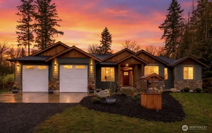 Custom Built Home w/3 car deep garage. Custom Built Home w/3 car deep garage.