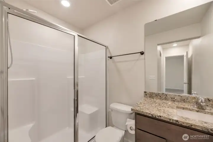 Primary en Suite Bathroom