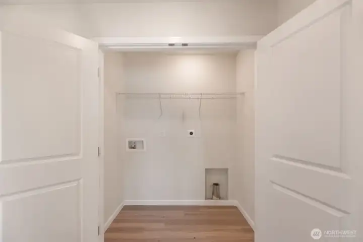 Washer & Dryer Hookups