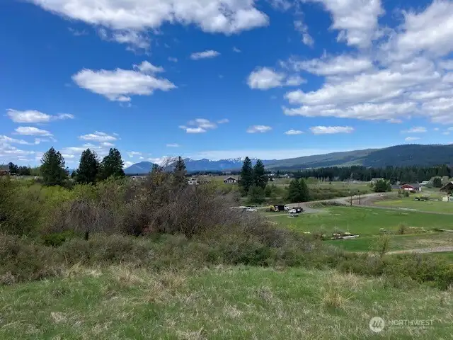 Another view of the Cascade Mountain Range from potential home building site...gorgeous!